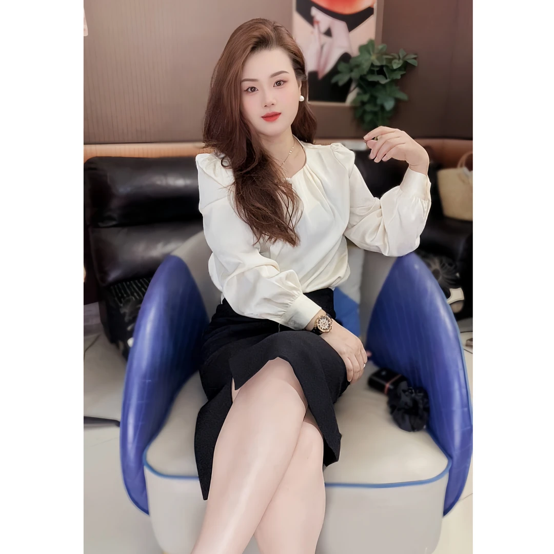 2025秋季新款职场女装洋气减龄显瘦小衫上衣女士衬衫法式气质衬衣