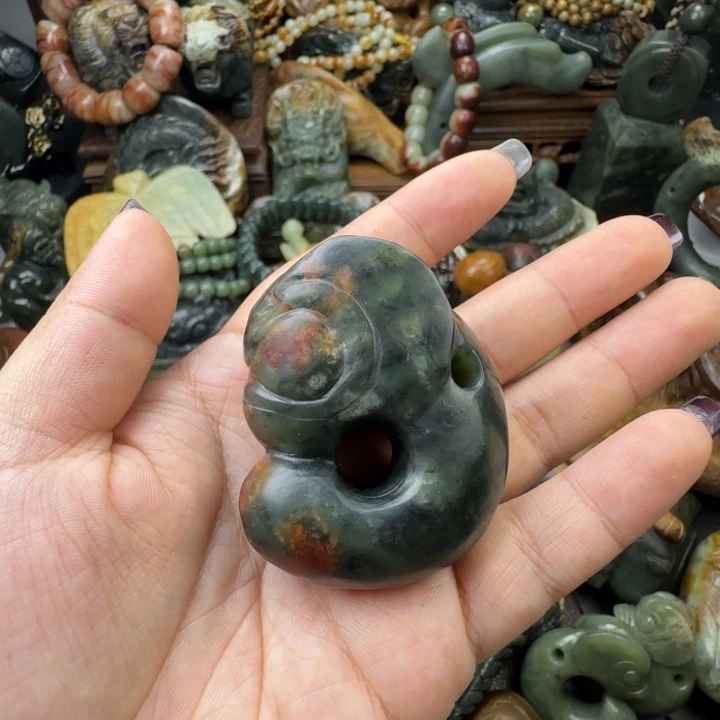 透闪石质玉未镶嵌珠宝奇石