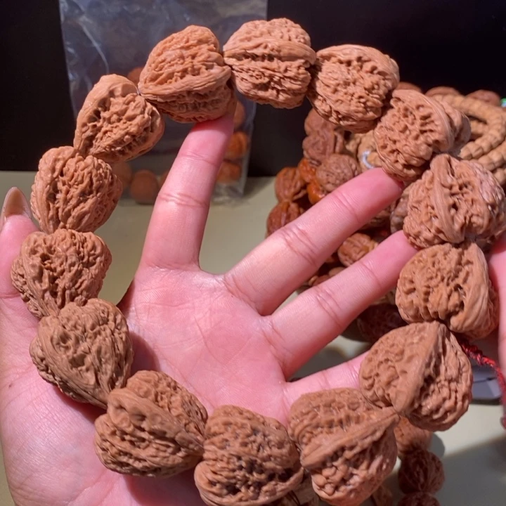 张***林文玩核桃手串…………