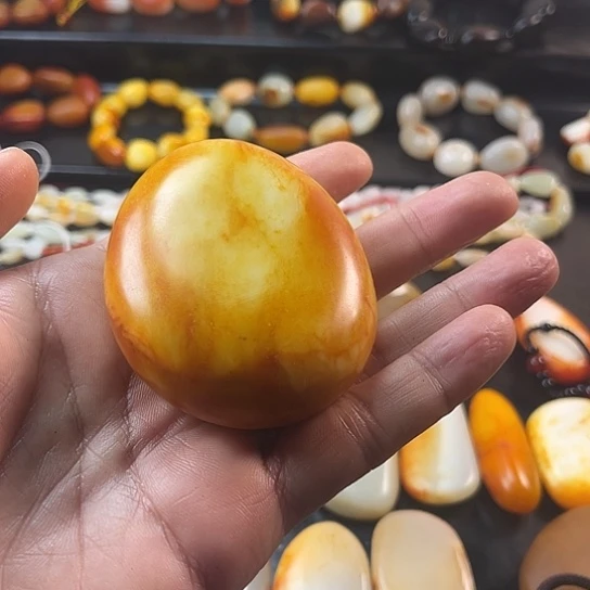 华***1和田玉（糖玉）未镶嵌挂件