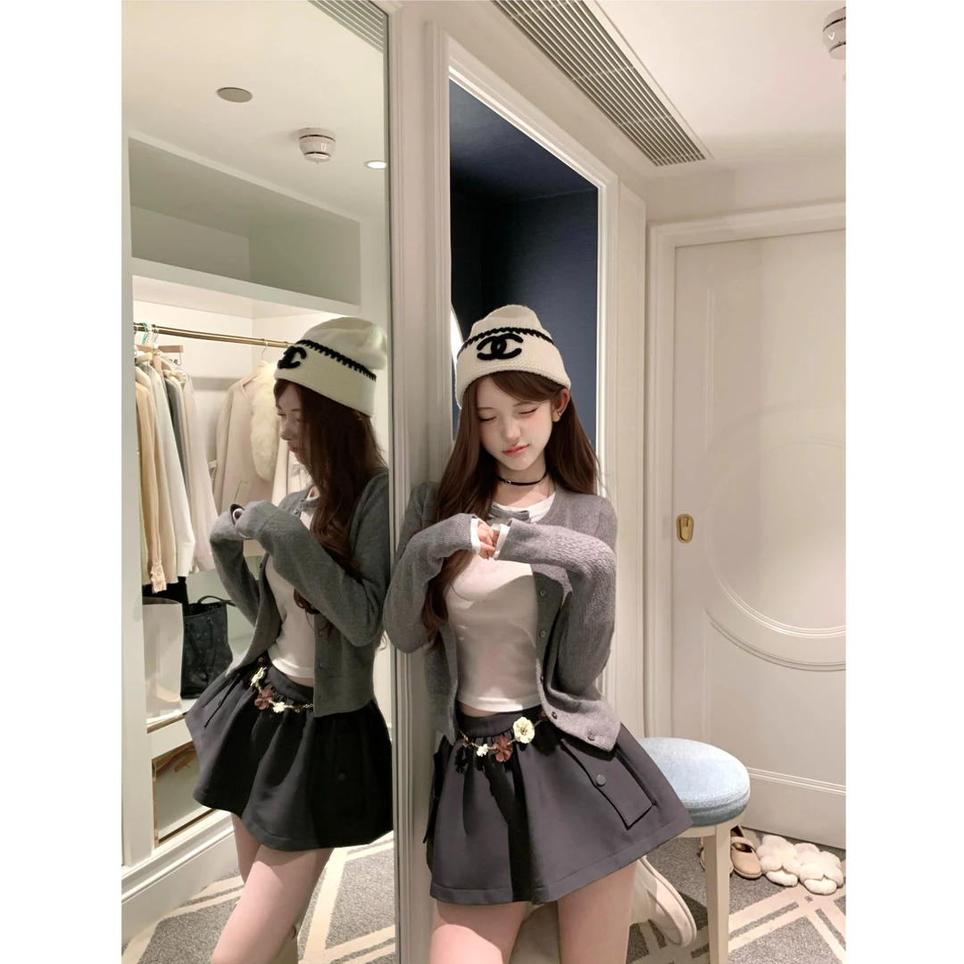 【秀场新贵】甜美miu系假两件菠萝纹针织开衫配显瘦高腰半身裙套装