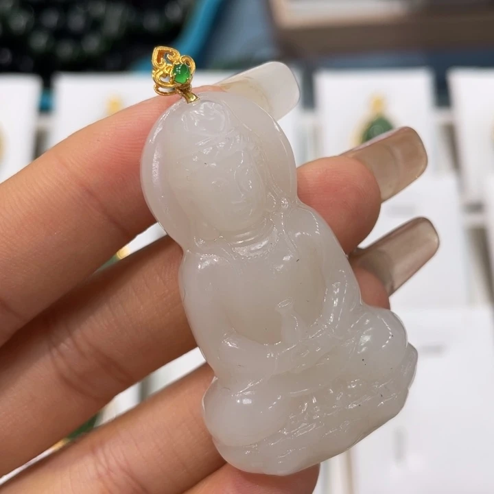 和田玉吊坠(不含链)18K金镶嵌