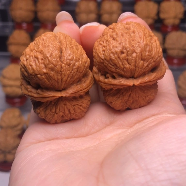 文玩核桃吊坠32红运元宝