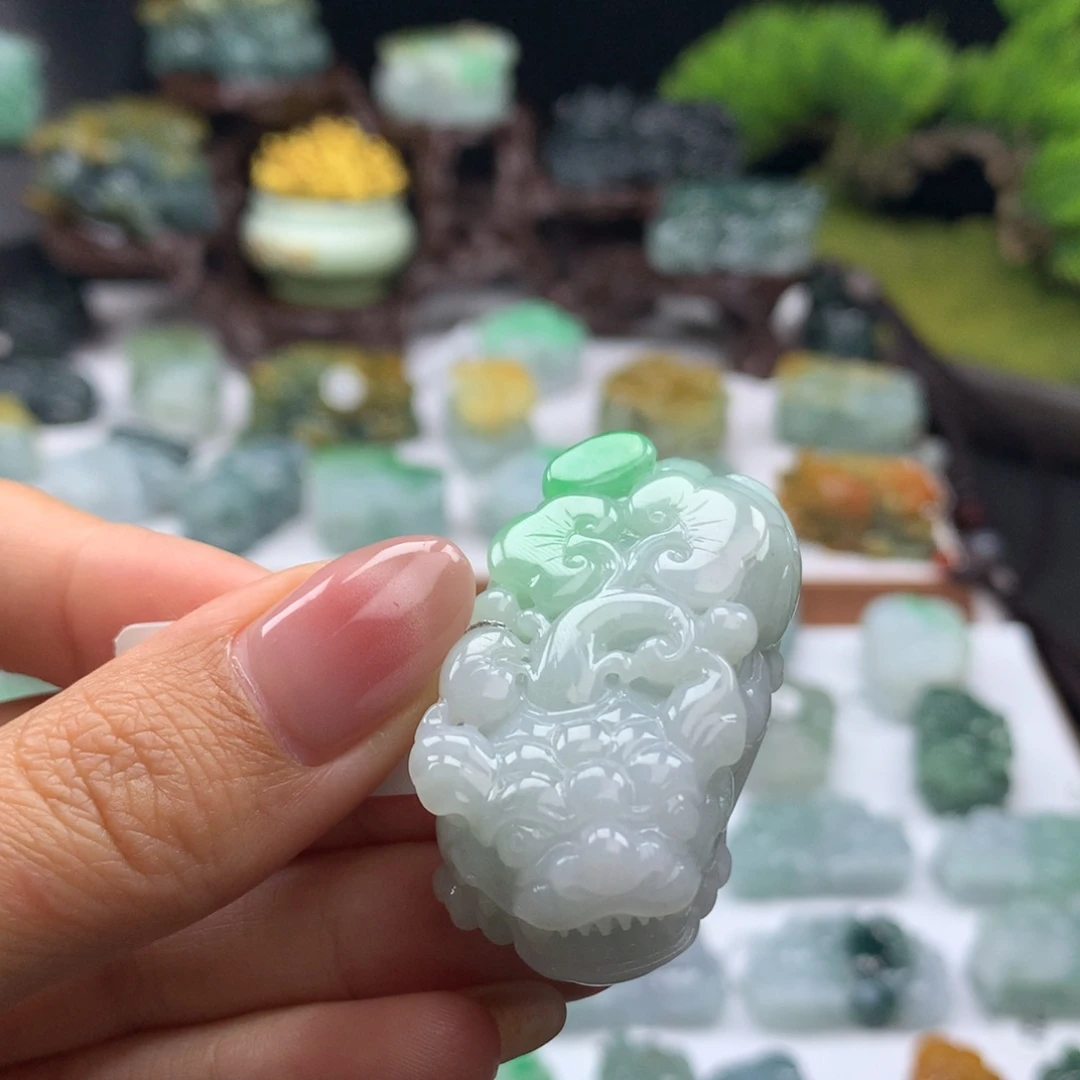 翡翠未镶嵌颈饰A29 飘阳绿如意貔貅