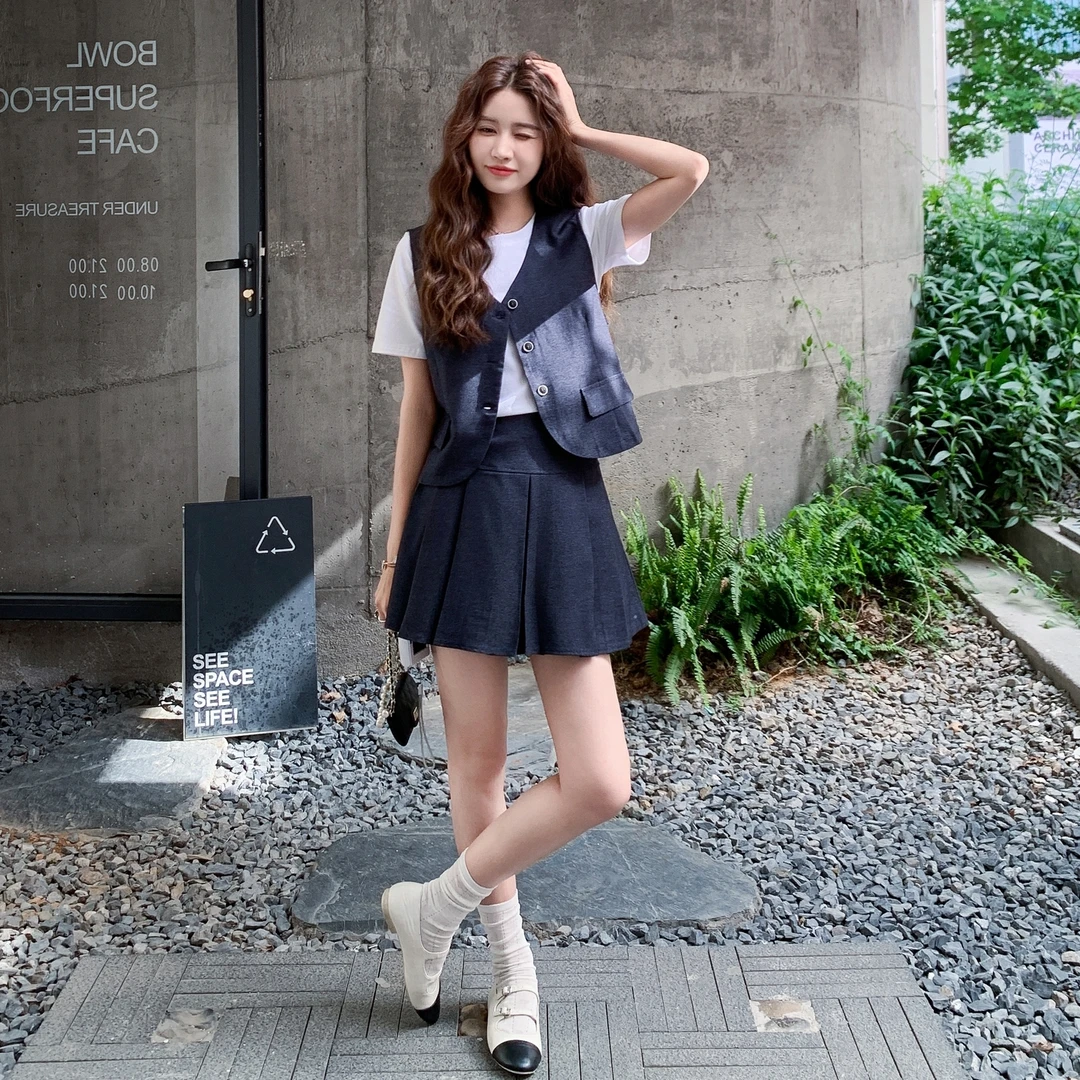 小个子套装女2025夏季新款爆款韩系通勤马甲T恤百褶裙短裙三件套