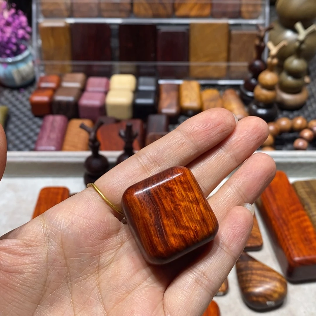 檀香紫檀（小叶紫檀）王*赫