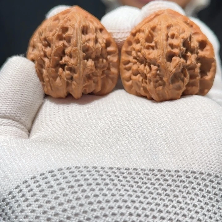 桃核吊坠三角白 36