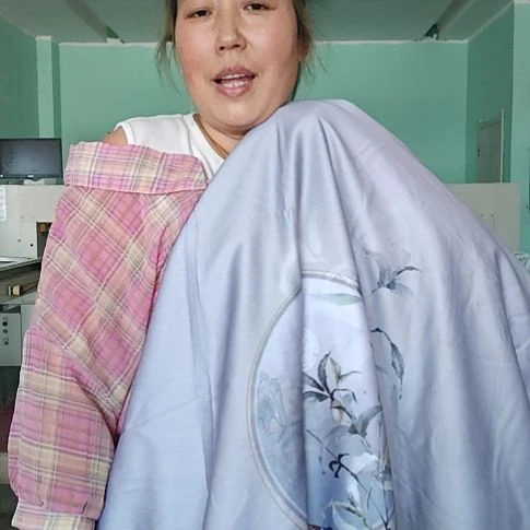 棉高端部的芭比误差五公。