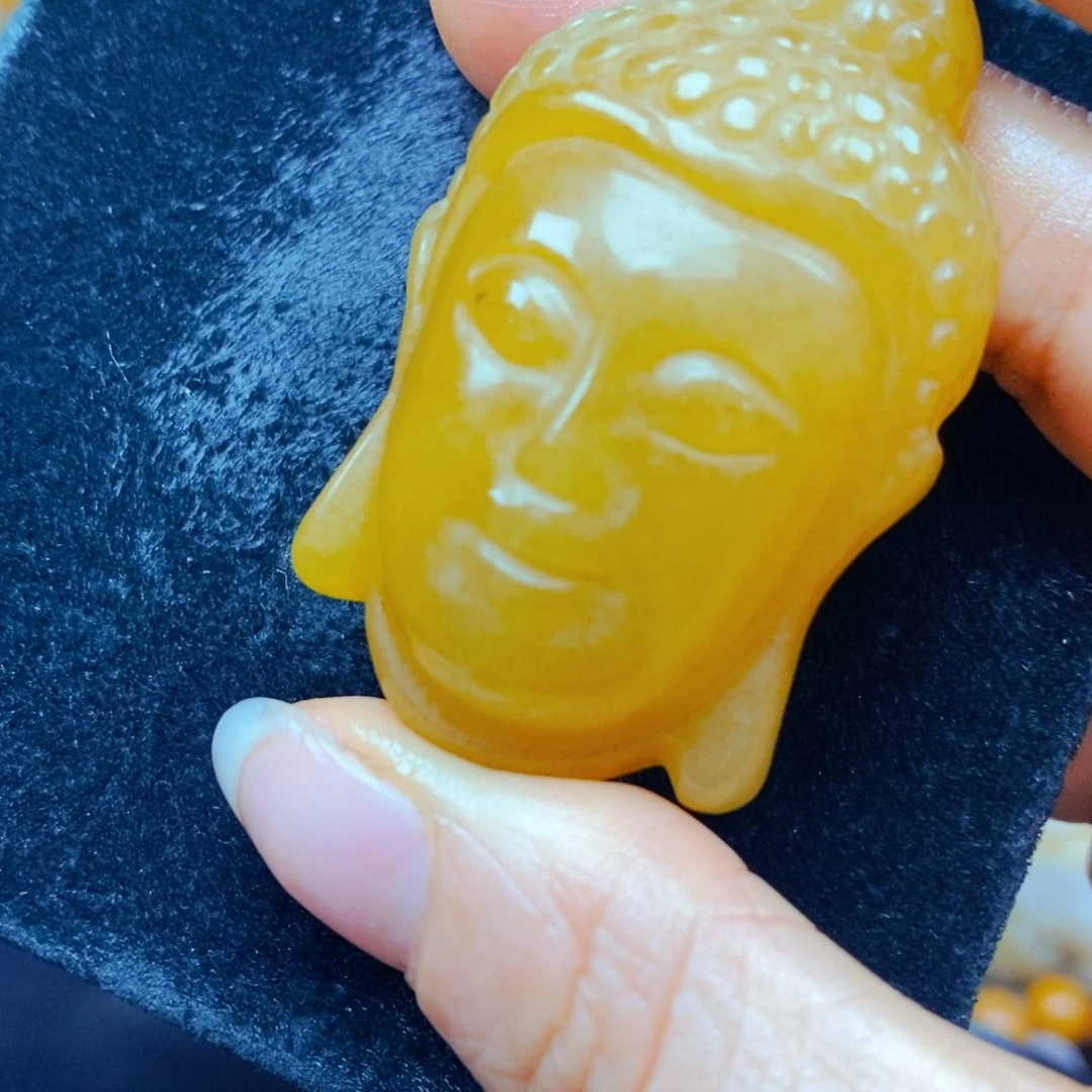 未镶嵌石英质玉（黄龙玉）颈饰