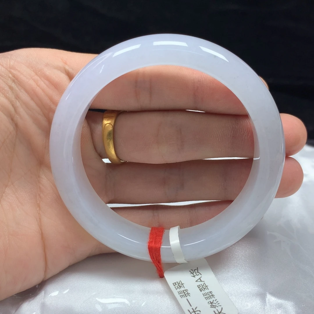 翡翠未镶嵌手镯（圆镯）56.5