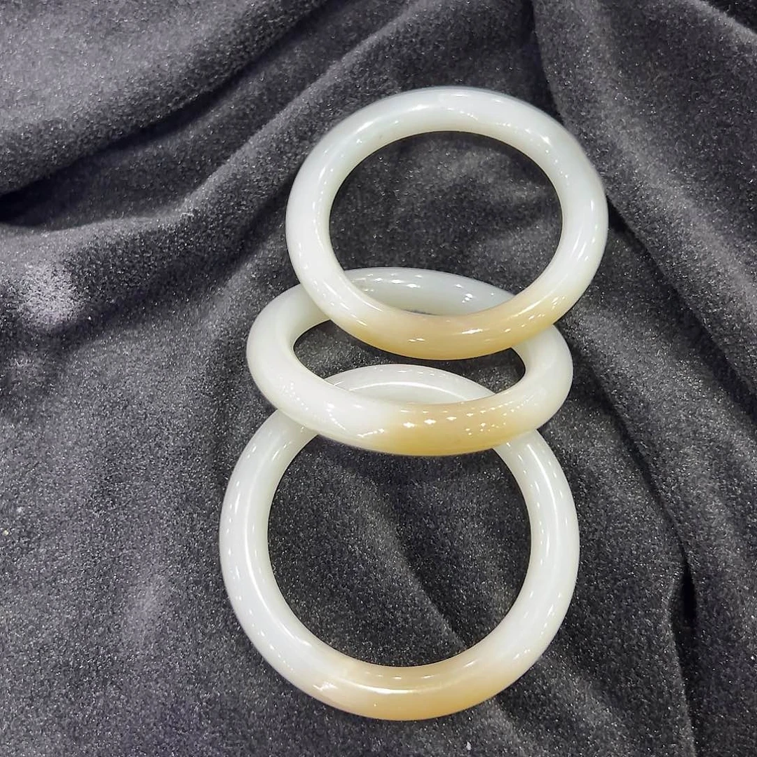 和田玉（糖玉）手镯未镶嵌老坑中好东西巨漏自留款