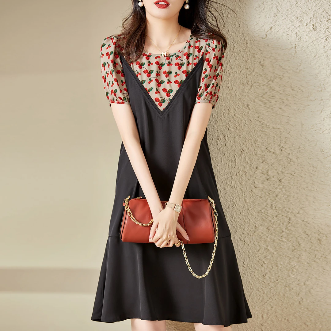 白鹿语夏新款假两件拼接鱼尾裙时尚减龄印花圆领连衣裙女YU23190