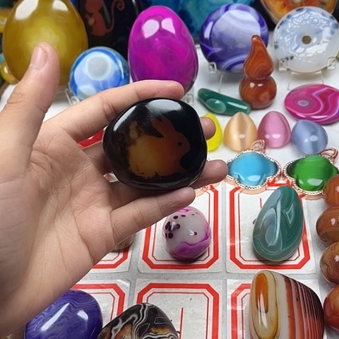 玛瑙/玉髓颈饰未镶嵌