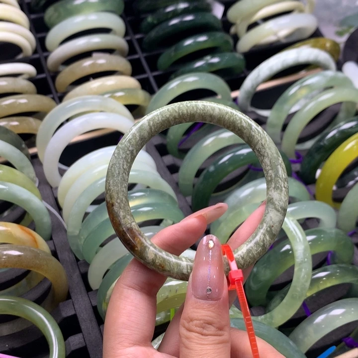 岫玉未镶嵌手镯413