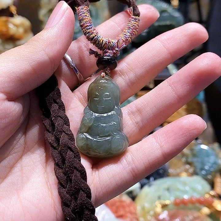 岫玉未镶嵌毛衣链