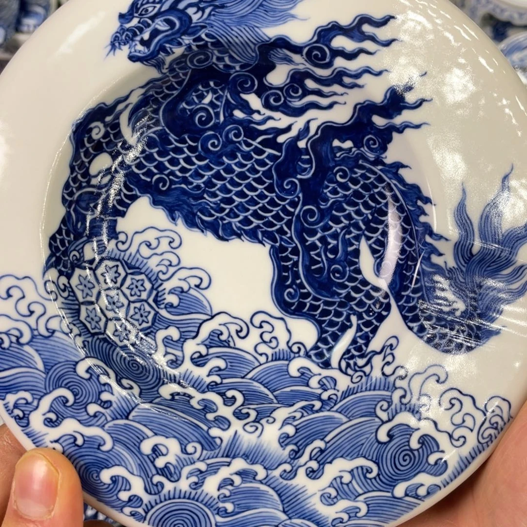 今***在景德镇陶瓷手工手绘