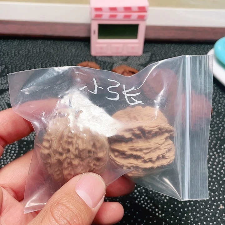 文玩核桃吊坠小***生四座楼