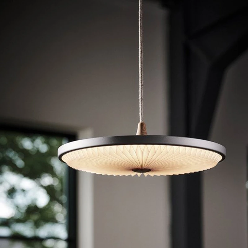 中古风创意简约北欧橱窗民宿茶室餐厅岛台卡座卧室床头飞碟吊灯