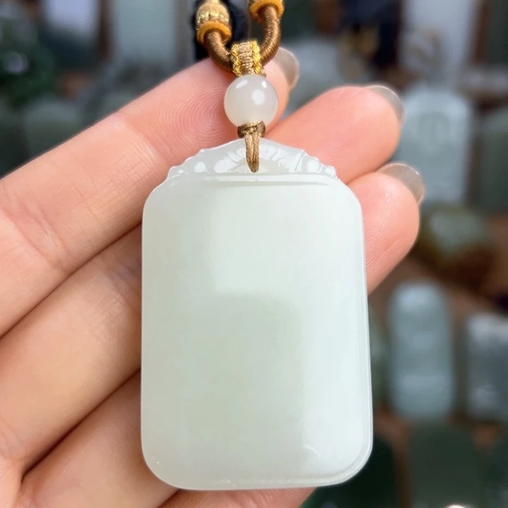 和田玉（糖玉）未镶嵌把件