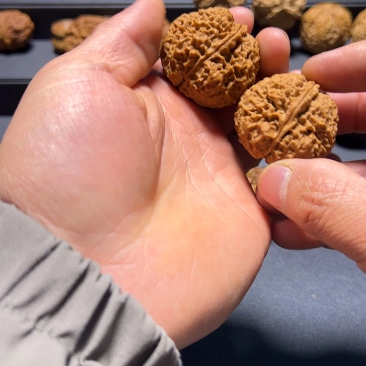 把件文玩核桃B龙纹绣球39mm