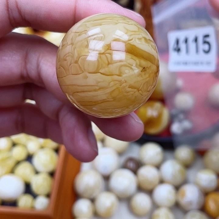 蜜蜡未镶嵌珠宝奇石粉冰片34.1