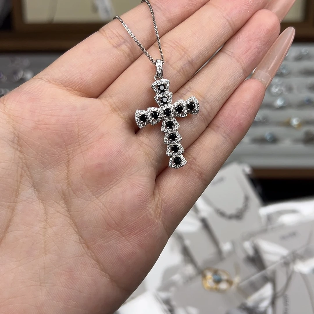 银S925镶嵌颈饰尖晶石