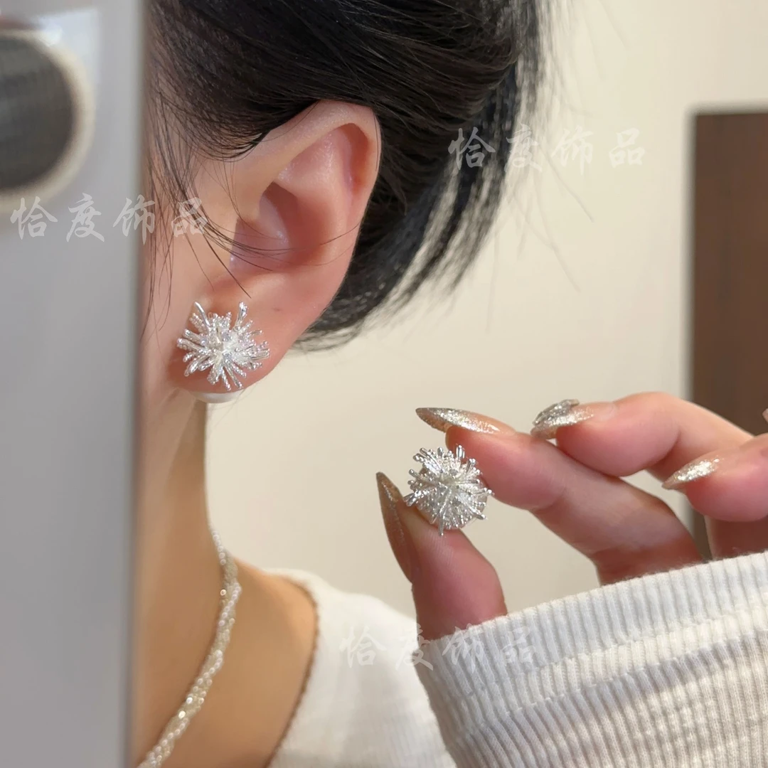 恰度|2025年夏季氛围感立体烟花珠珠耳钉显瘦