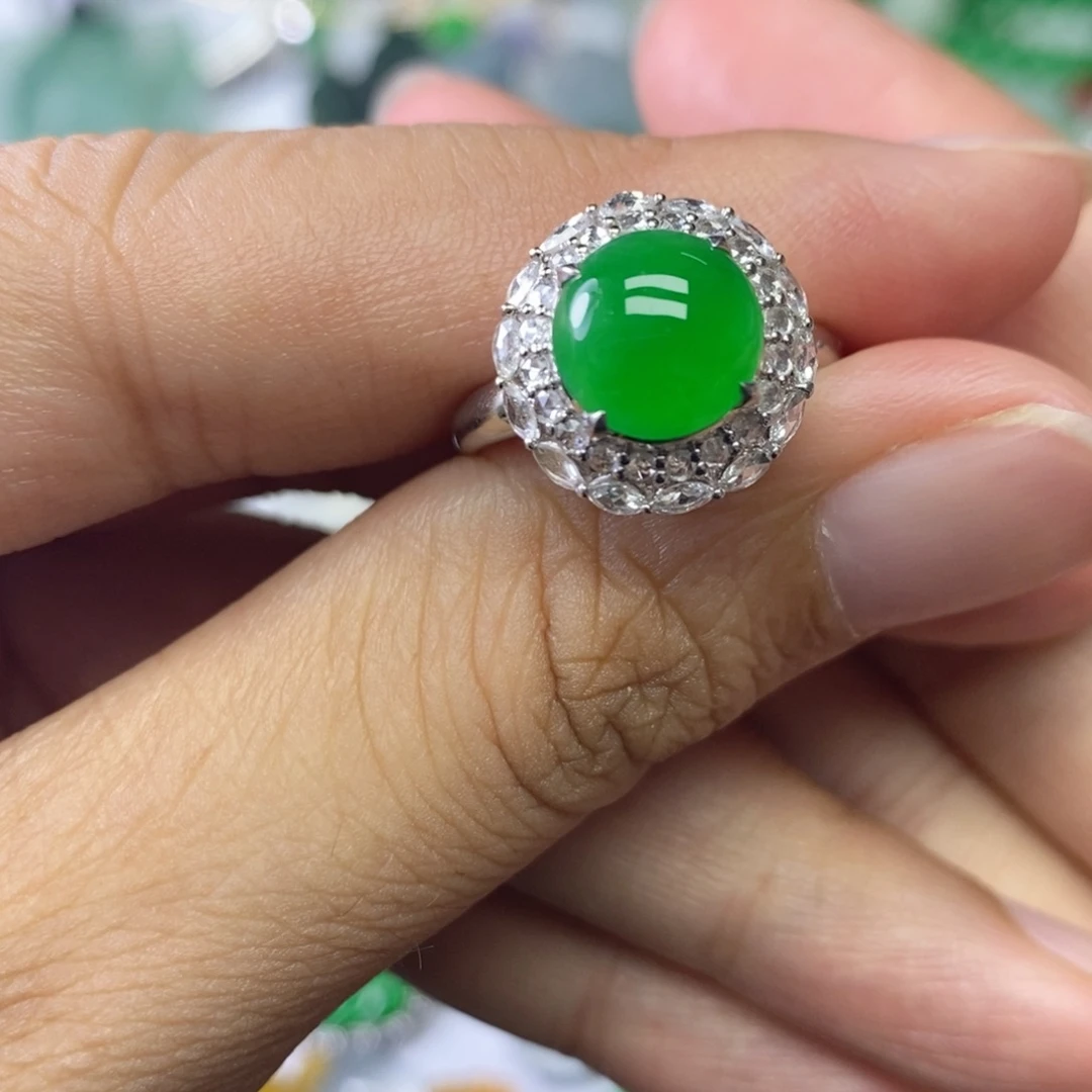 18K金镶嵌戒指翡翠缅甸