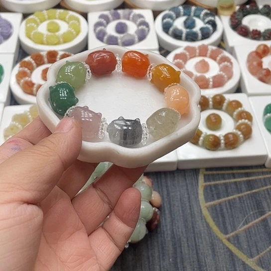 石英质玉（非洲翠）合金手串