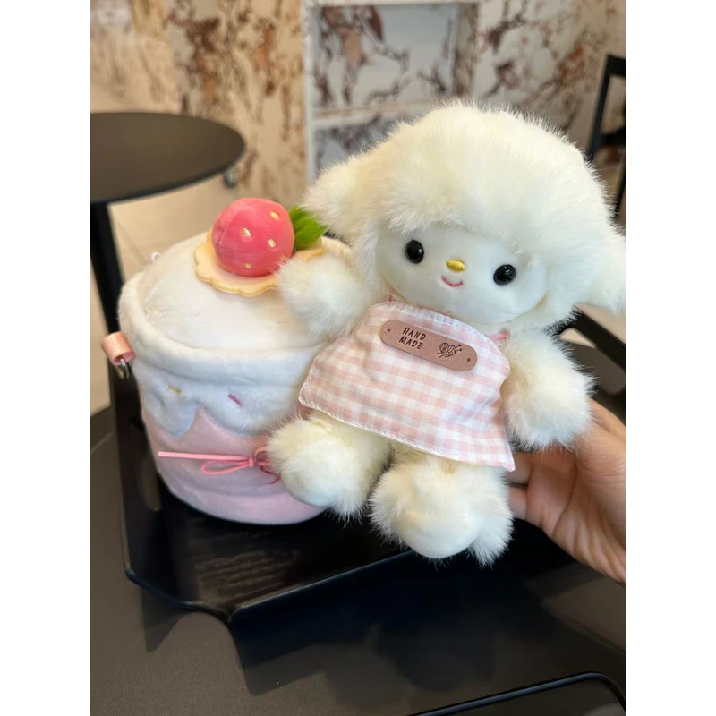 零零和猫羊你一杯子小羊毛绒玩具公仔包包可爱小动物玩