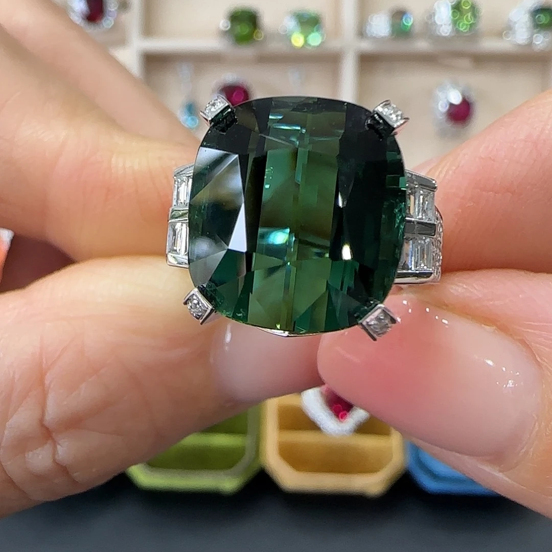 18K金镶嵌戒指碧玺12.75ct