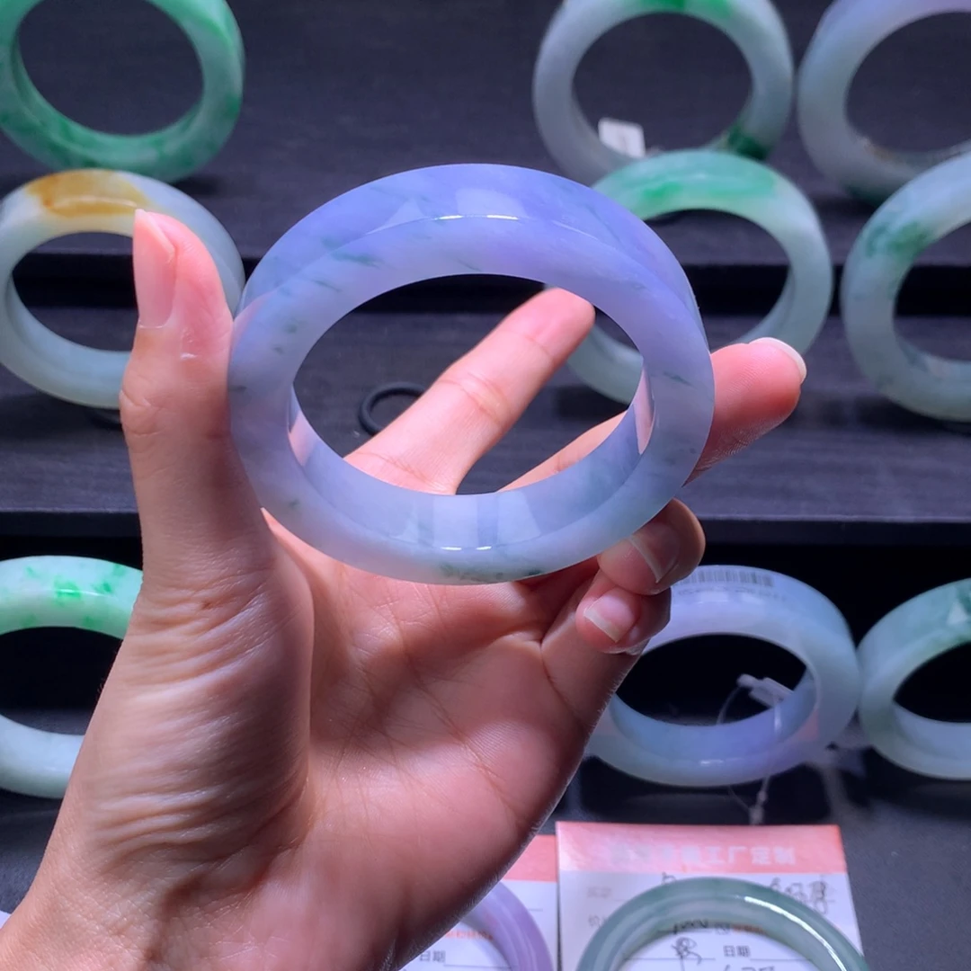 敏***寅定制翡翠未镶嵌手镯