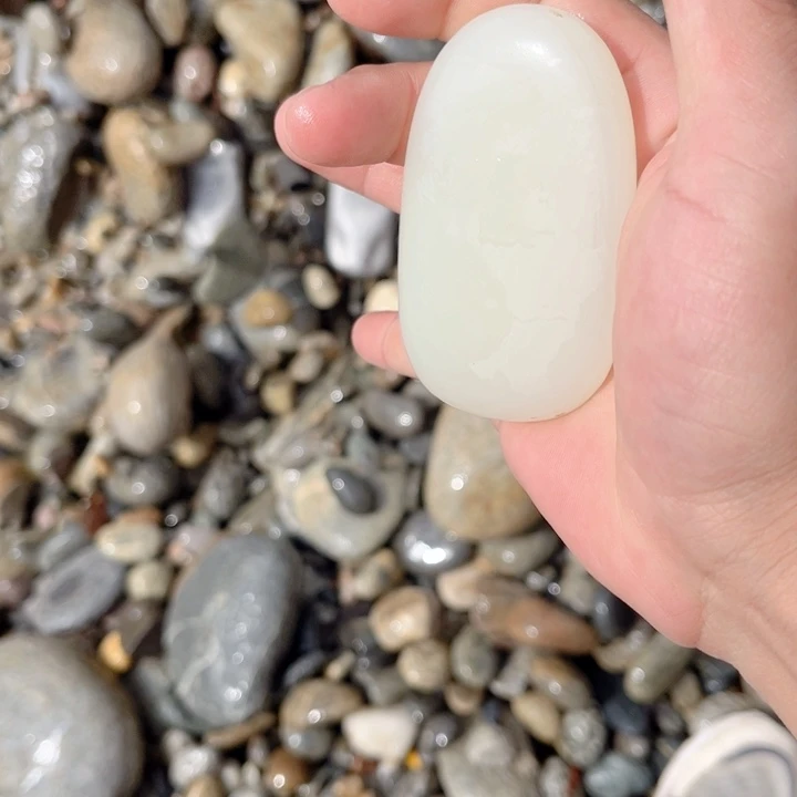 未镶嵌和田玉（糖玉）珠宝奇石