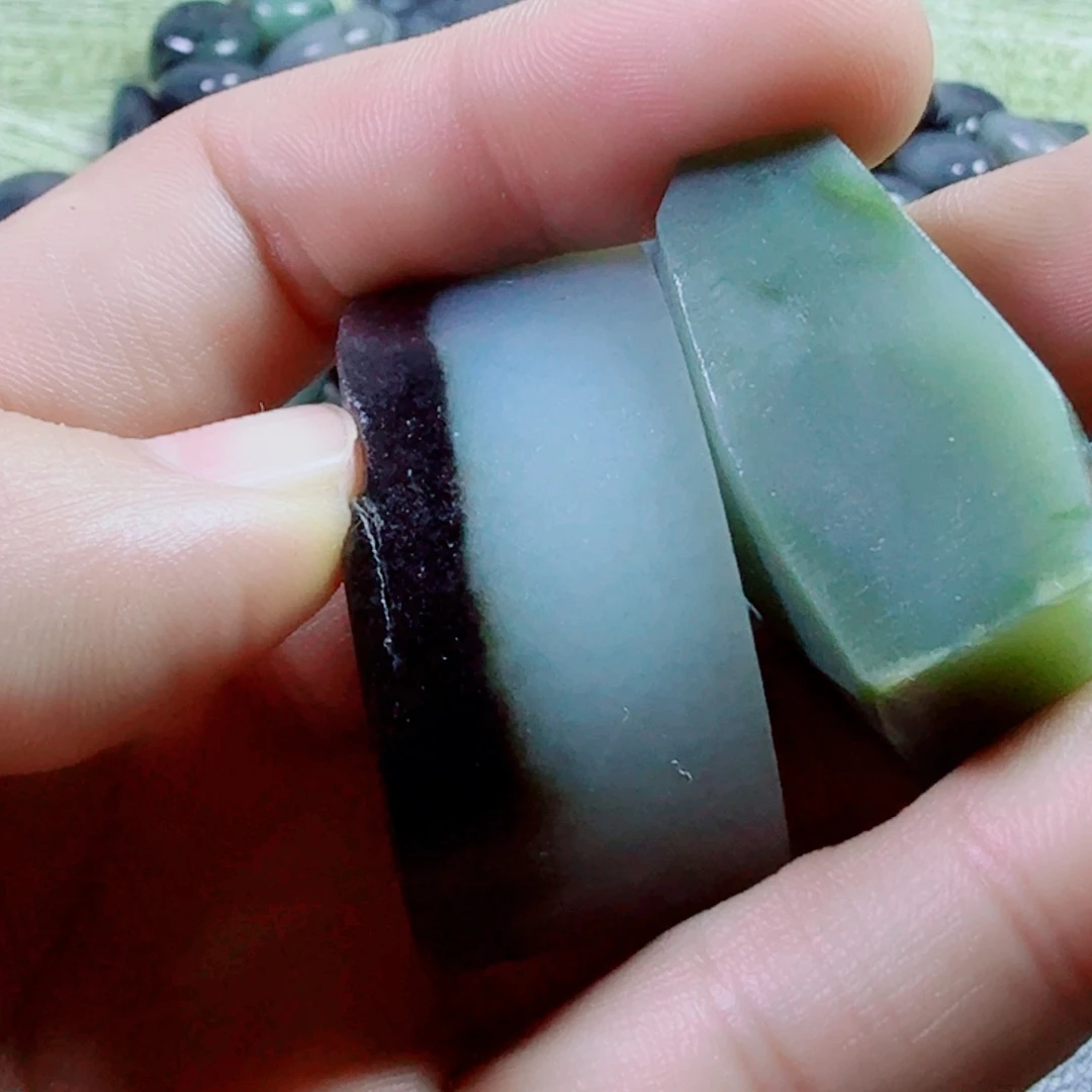 旺***仙未镶嵌和田玉（糖玉）挂件