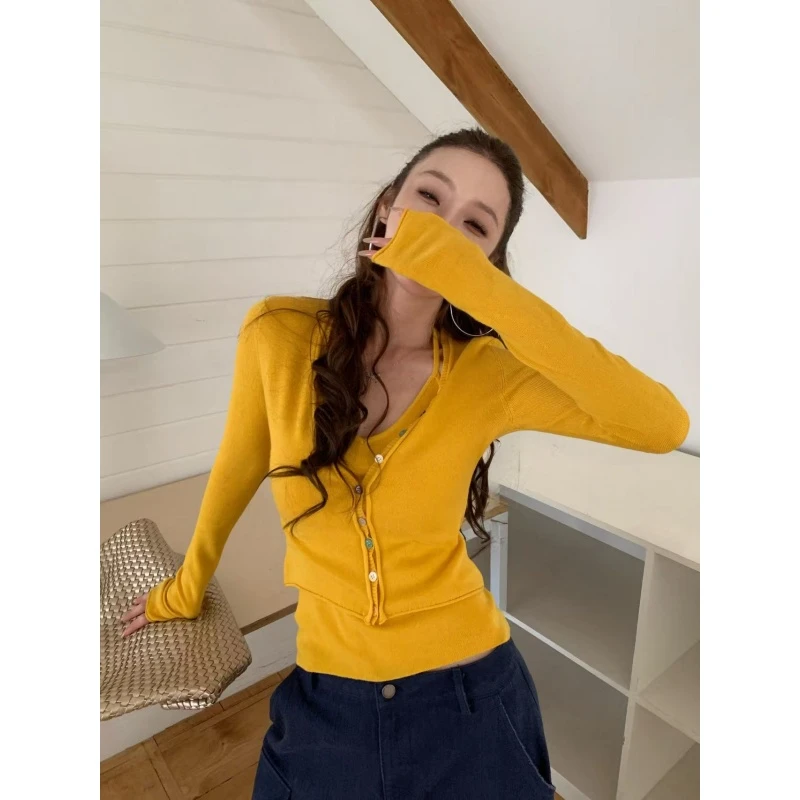 多巴胺黄色单排扣长袖t恤夏季修身显瘦百搭高腰休闲牛仔裤两件套