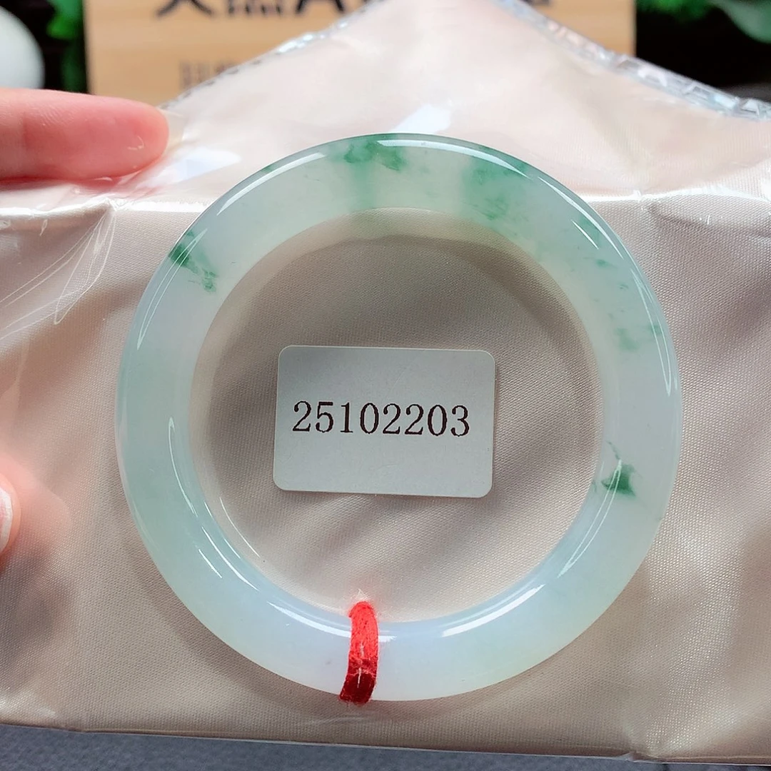 未镶嵌手镯（圆镯）翡翠88号，天然A货翡翠手镯