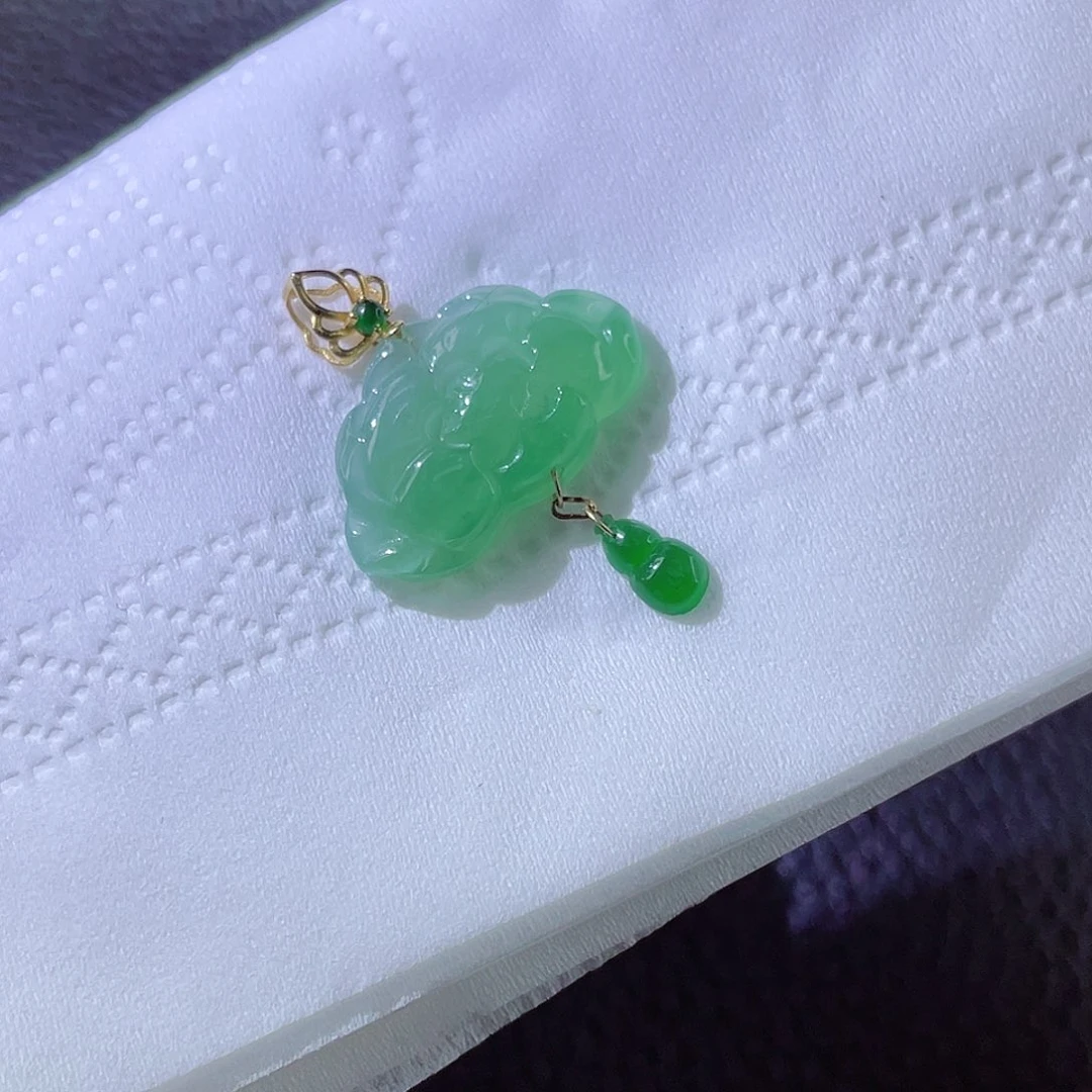 翡翠颈饰18K金镶嵌翡翠