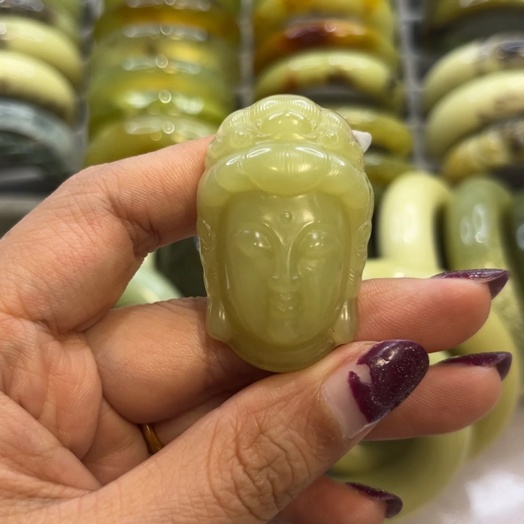 蛇纹石玉未镶嵌手镯观音