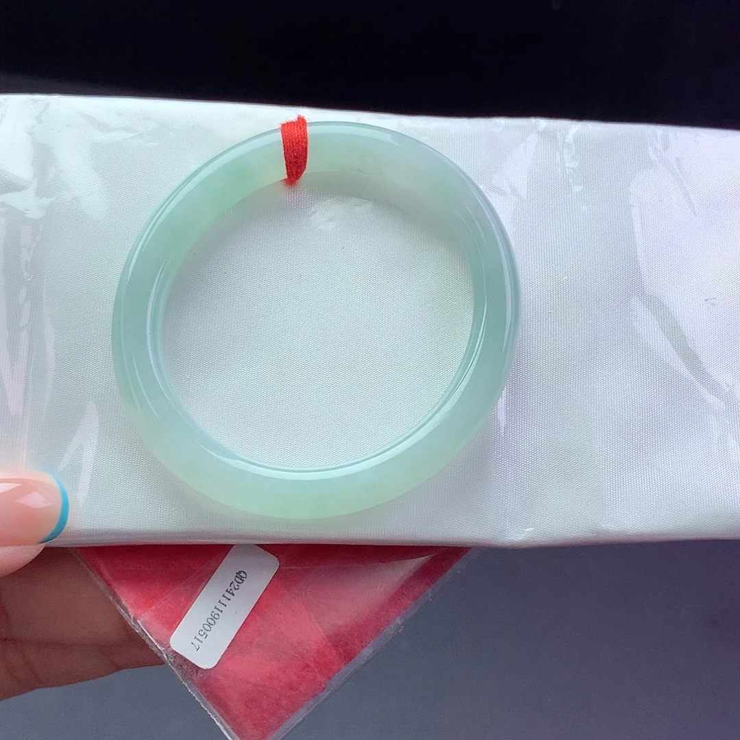 【闪购商品】翡翠手镯未镶嵌贵妃a 1101403