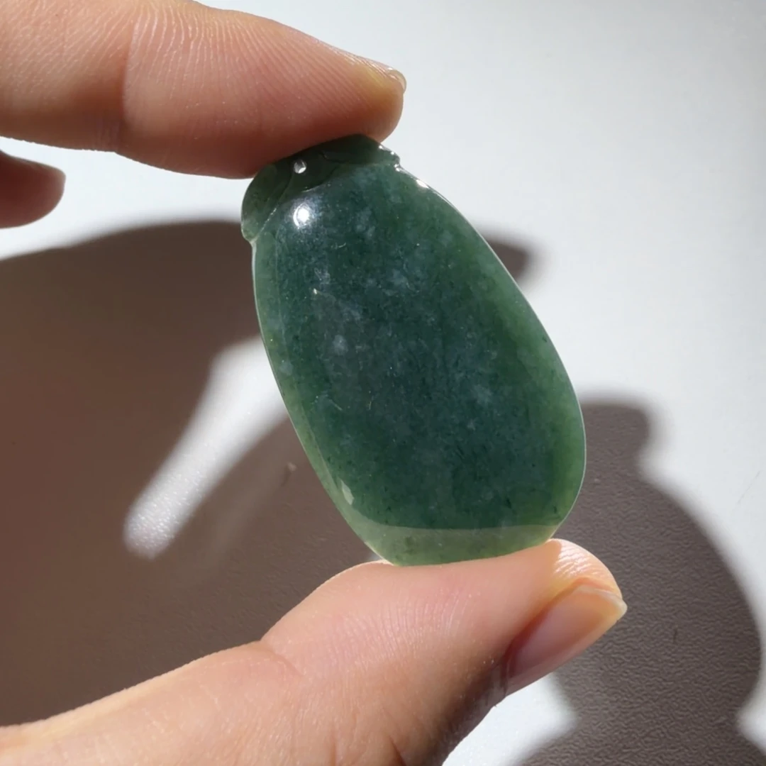 颈饰未镶嵌翡翠好