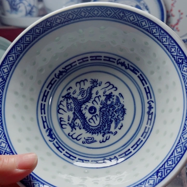 青花玲珑7寸面碗荷叶边龙纹