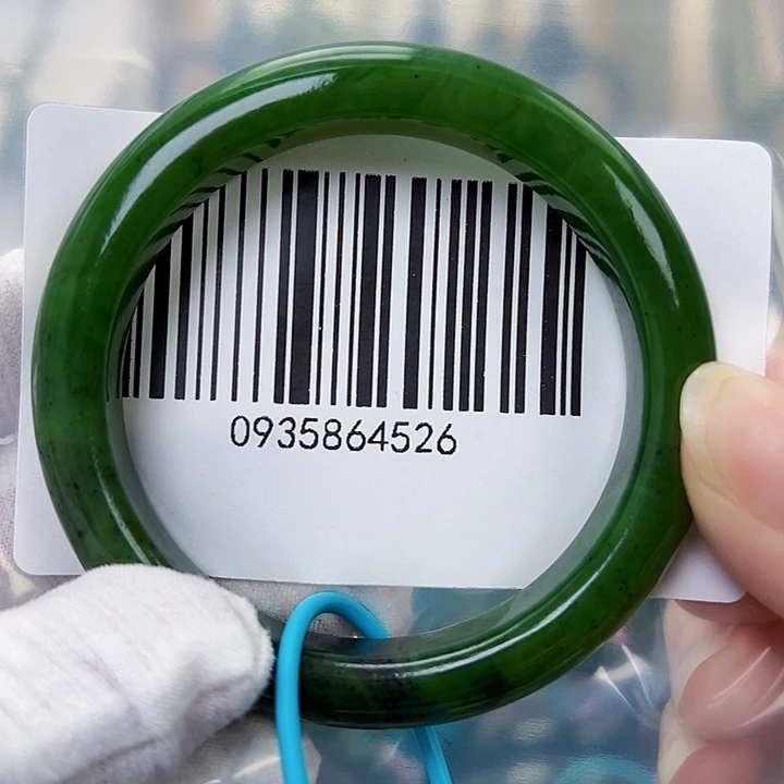 平***鱼和田玉（碧玉）未镶嵌手镯包容54