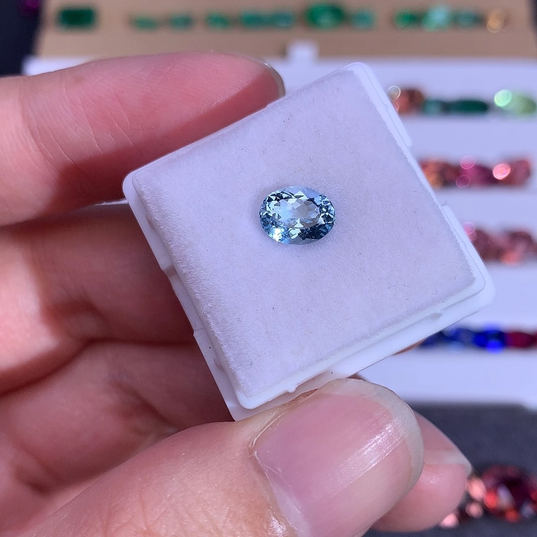 海蓝宝石笔搁未镶嵌1.08ct