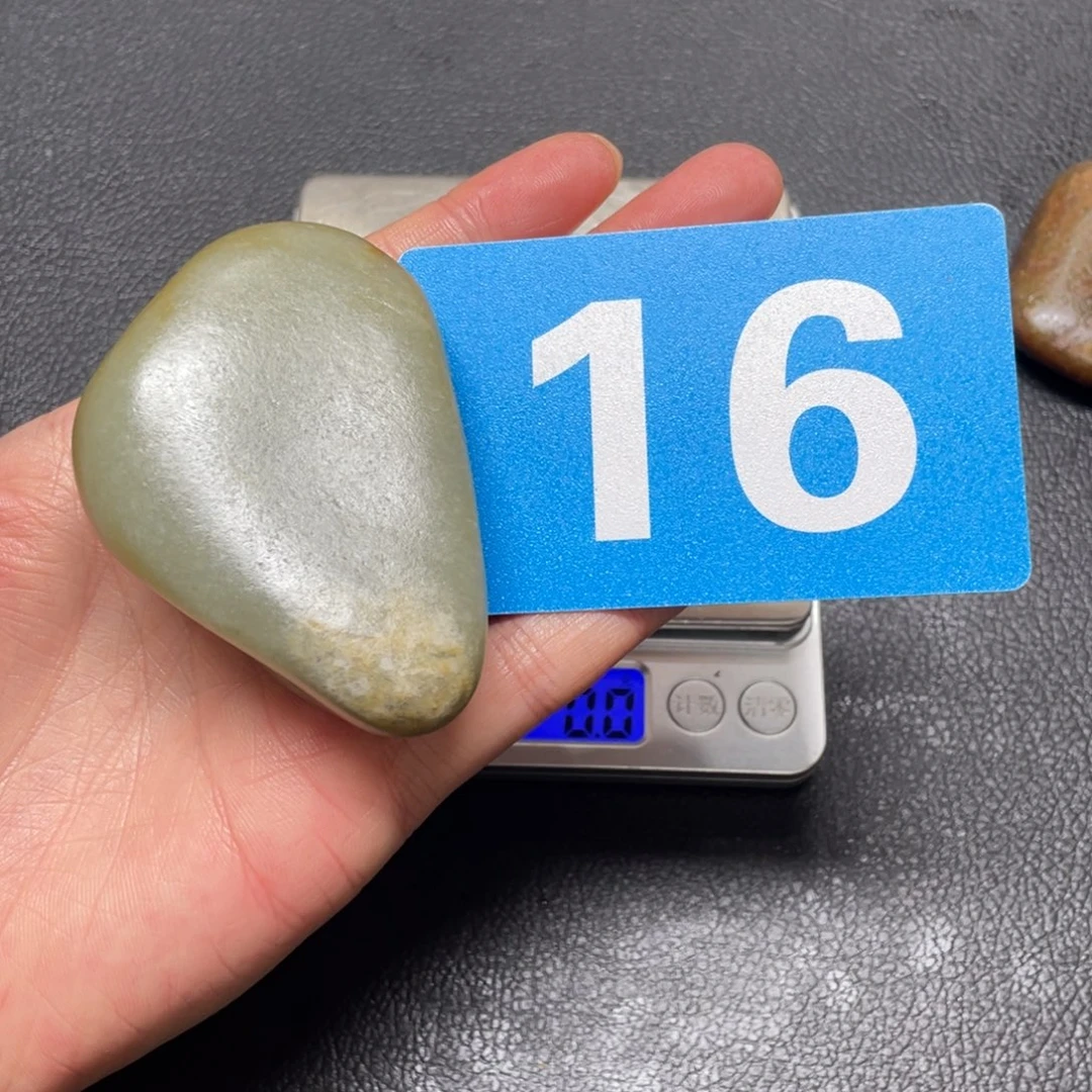 和田玉（糖玉）未镶嵌挂件