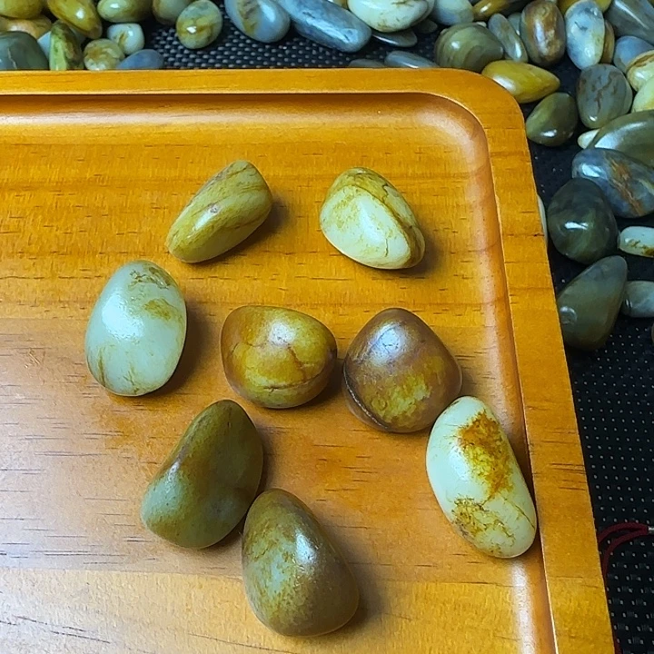 余***生未镶嵌和田玉（糖玉）挂件