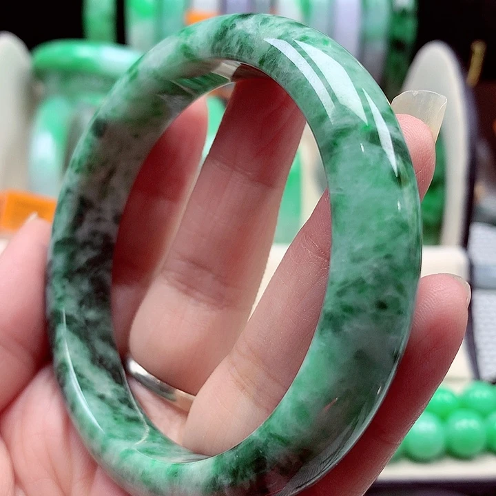 翡翠未镶嵌手镯翡翠