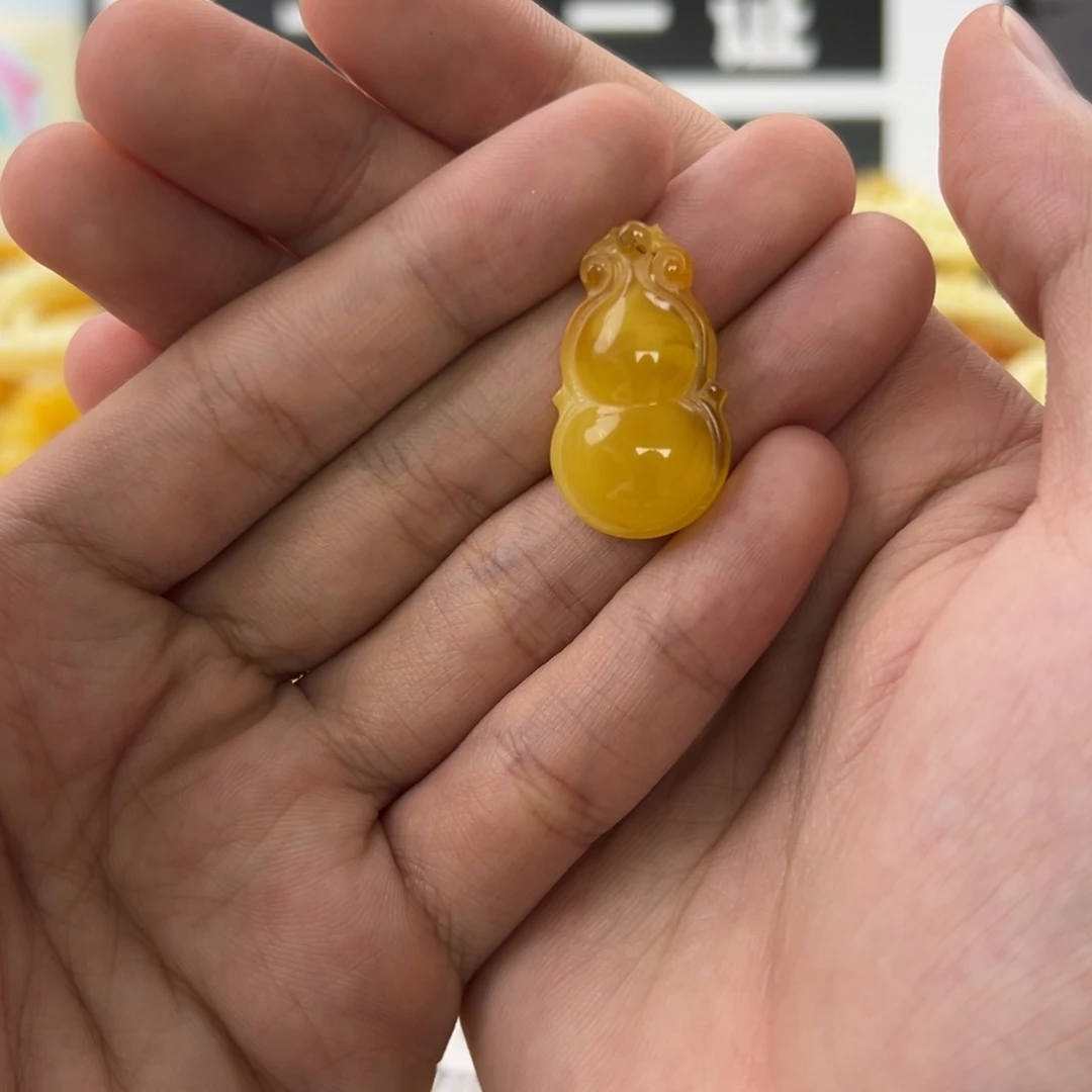 未镶嵌琥珀珠宝奇石