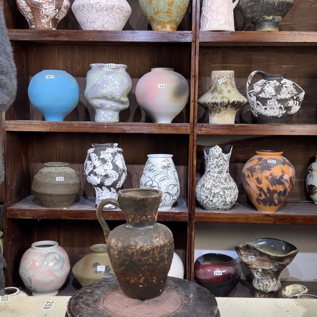 摆件521花器的话，我们都是别人介绍