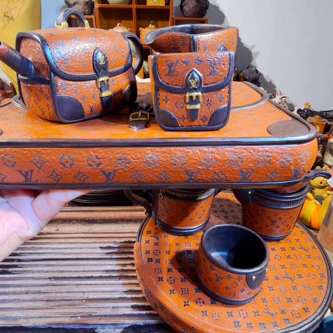我***田紫砂茶壶纯手工制作的时候真的