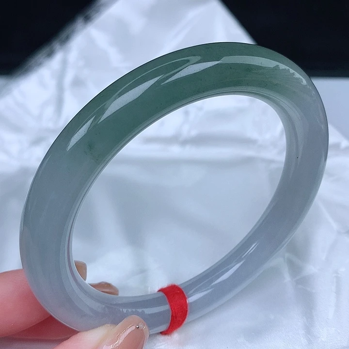 未镶嵌手镯（圆镯）翡翠天然